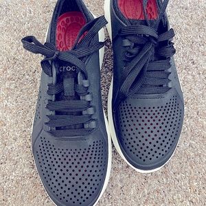 Crocs women’s shoes